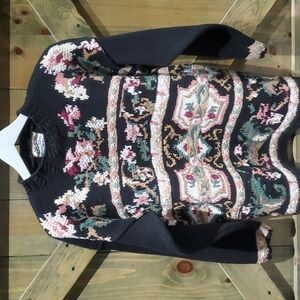 VINTAGE CHUNKY KNIT HEIRLOOM BLACK FLORAL SWEATER W SHOULDER PADS